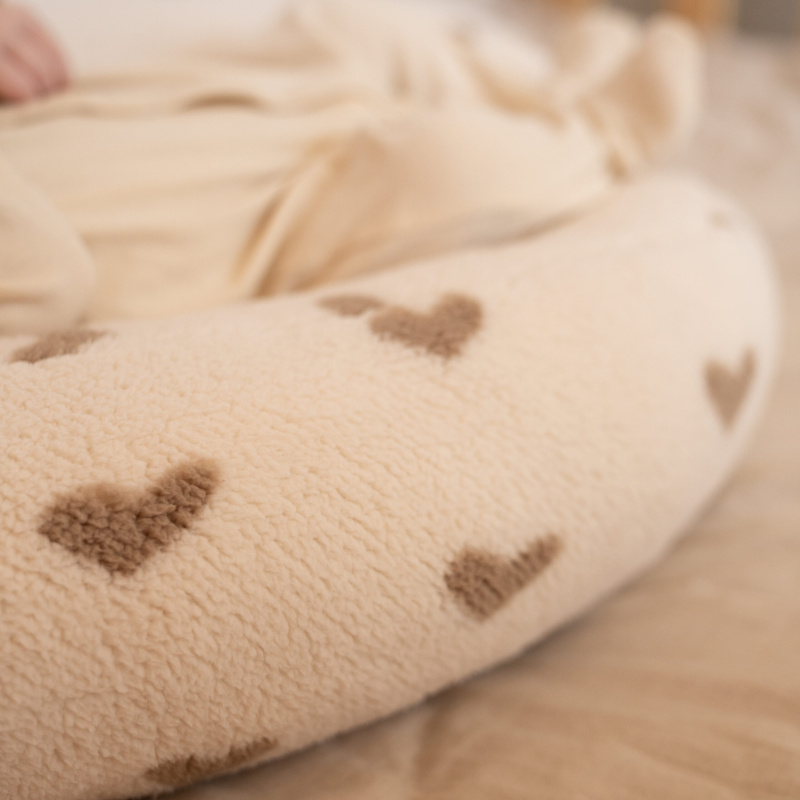 Relaxhoes teddy hartjes taupe detail