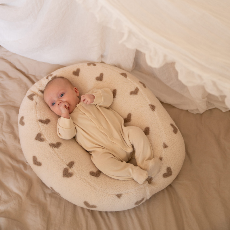 Relaxhoes teddy hartjes taupe met baby